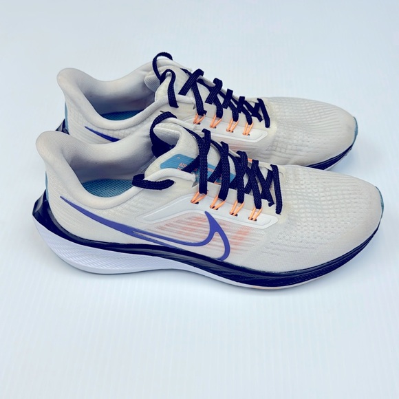 Nike Shoes - Nike Pegasus 40 Women’s size 8.5 Pre owned